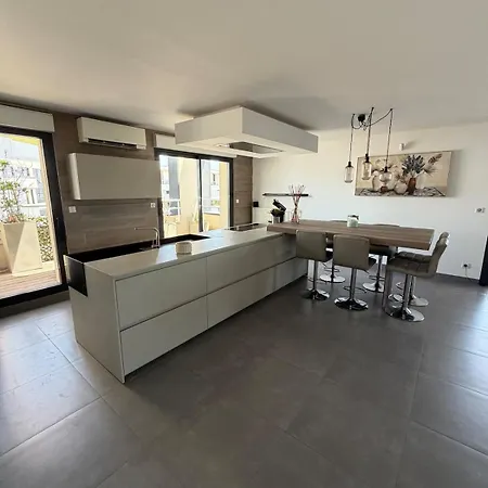 D'exceptionnel - Rooftop Avec Piscine Privative *